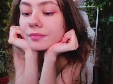 Naked cam girl little_mandy image #2116372
