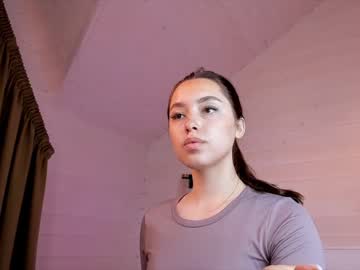 Naked cam girl darling_kira image #2593203