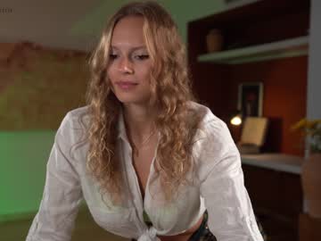Naked cam girl chillwithkira image #2927639