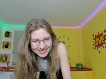 Naked cam girl avis_ryan image #1086652