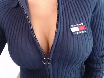 Naked cam girl drink_my_juices image #1202955