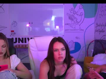 Naked cam couple kira0541 image #2374497