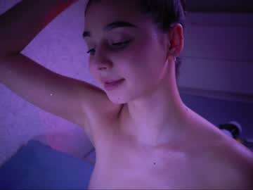 Naked cam girl cinacramby image #3314026