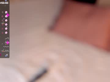 Naked cam girl crystalreves image #2209579