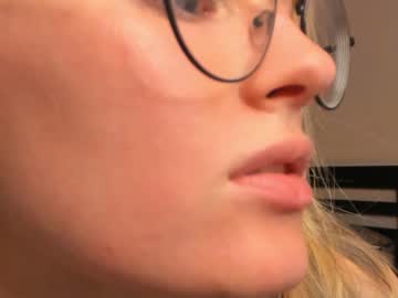 Naked cam girl linellali image #3065540