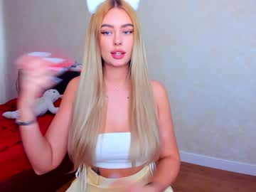 Naked cam girl 8a8y_nura image #3597438