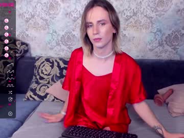 Naked cam tranny kira_quen image #3612371