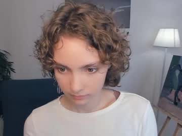 cutee_curls naked cam