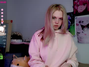Naked cam girl small_blondee image #3341592