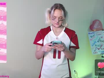 Naked cam girl petitebrat image #3711053