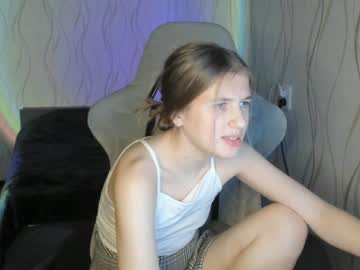 Naked cam girl kylie_mine image #2893467