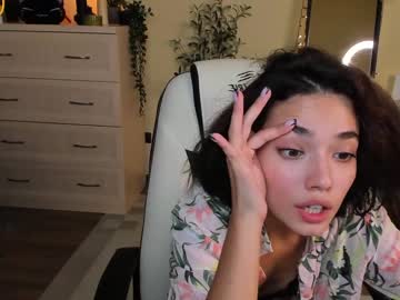 Naked cam girl ella_flar_ image #2834823