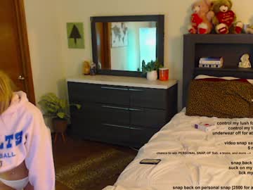 Naked cam girl summersavannah image #2077501