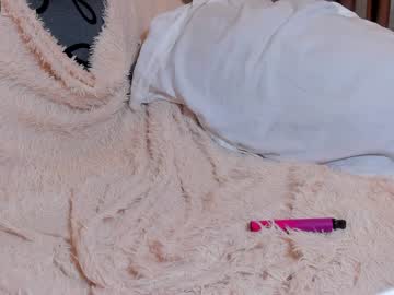 Naked cam girl princessasiana image #2133014