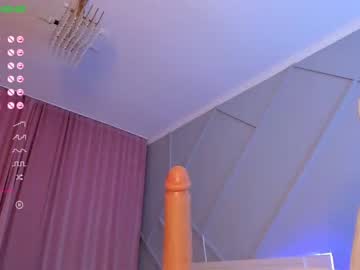 Naked cam girl aerri_lee image #1447045