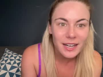 Naked cam girl leannequeen113 image #2456762