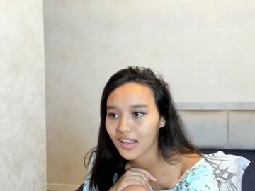Naked cam girl cozymee image #2700903