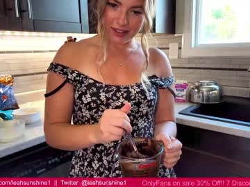 Naked cam girl leahsunshine image #2398121