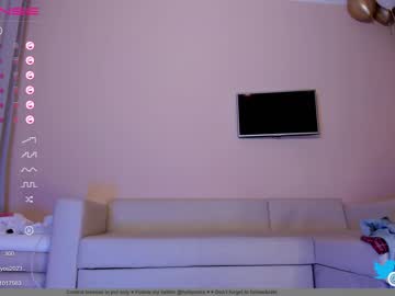 Naked cam girl hollyextra image #3685117