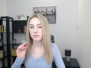 Naked cam girl little_e_mily image #1240182