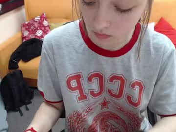 Naked cam girl caramelelechka image #1980100