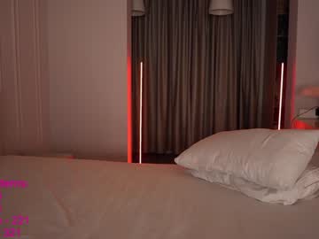 Naked cam girl lindamei image #2483331