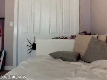 Naked cam girl oliviaowens image #2827892