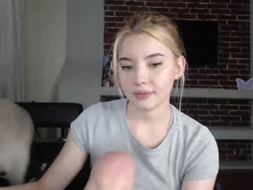 Naked cam girl sweety_flipflop image #165121