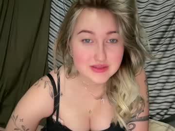 honeyyemma naked cam