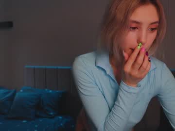 Naked cam girl angella_kleee image #3832246