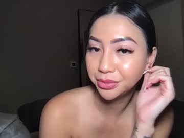 kiraaaxo naked cam