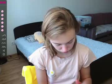 Naked cam girl shy_mirabel image #3039899