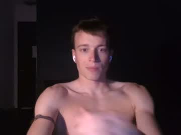 collegemuscle19 naked cam