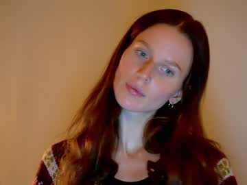Naked cam girl ellaa91 image #2783078