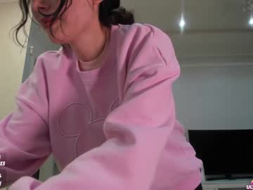 Naked cam girl sweety_rinushka_ image #2217548