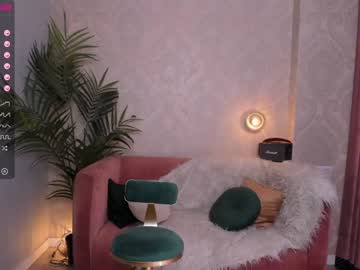 Naked cam girl lili_01 image #1500678