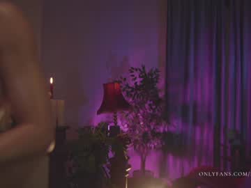 Naked cam girl lucieoude_ image #3217603
