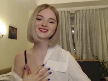 Naked cam girl yvaine777 image #816063