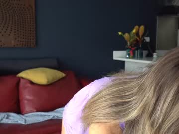 Naked cam girl beyllove_d image #2223152