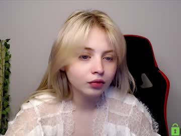 Naked cam girl shy_blondiee image #3860986