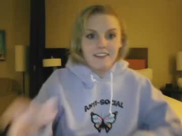 Naked cam girl cutiekatie3273 image #1213018