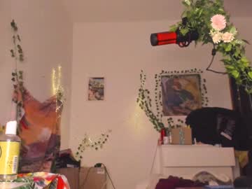 Naked cam girl kaveskiki image #597006