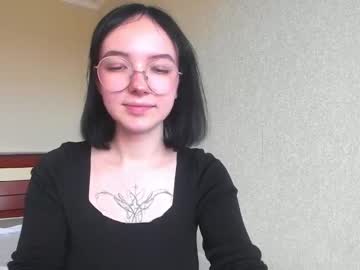 Naked cam girl emily_lil_dark image #3088540