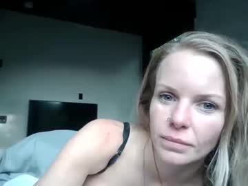 Naked cam girl carinablair777 image #4016452