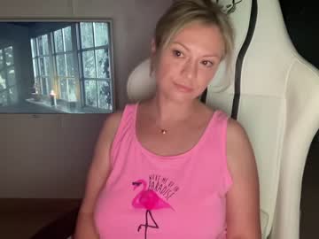 Naked cam girl kiradivine image #2540183