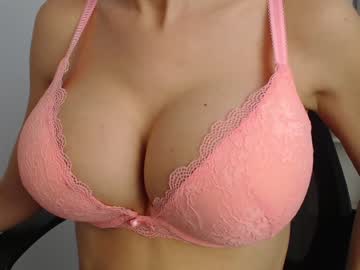 Naked cam girl eat_mee_out image #2094009