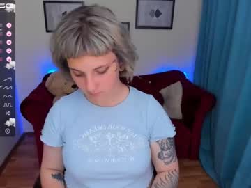 yolandi_toit naked cam