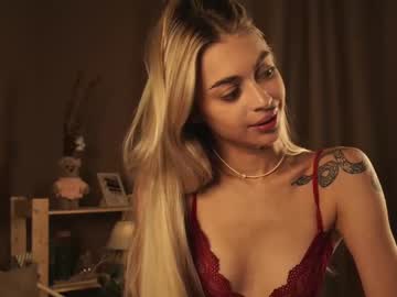 Naked cam girl arielreal image #3950495