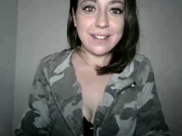 Naked cam girl ilovelucylola image #1440912