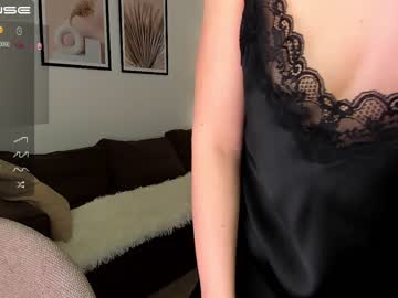 Naked cam girl intrigueeme image #1778405